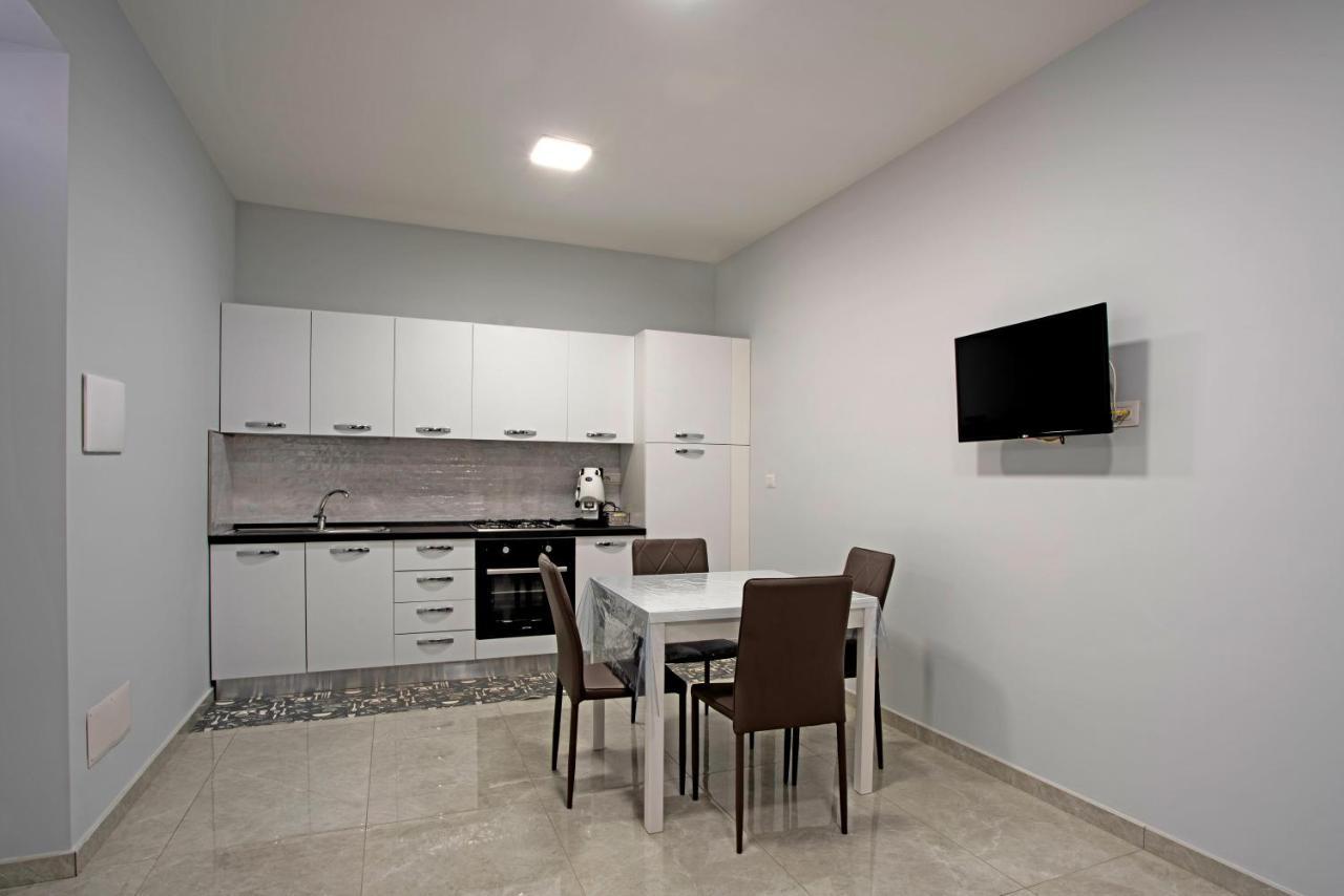 Giovi'S Apartments Кастеламаре ди Стабия Екстериор снимка