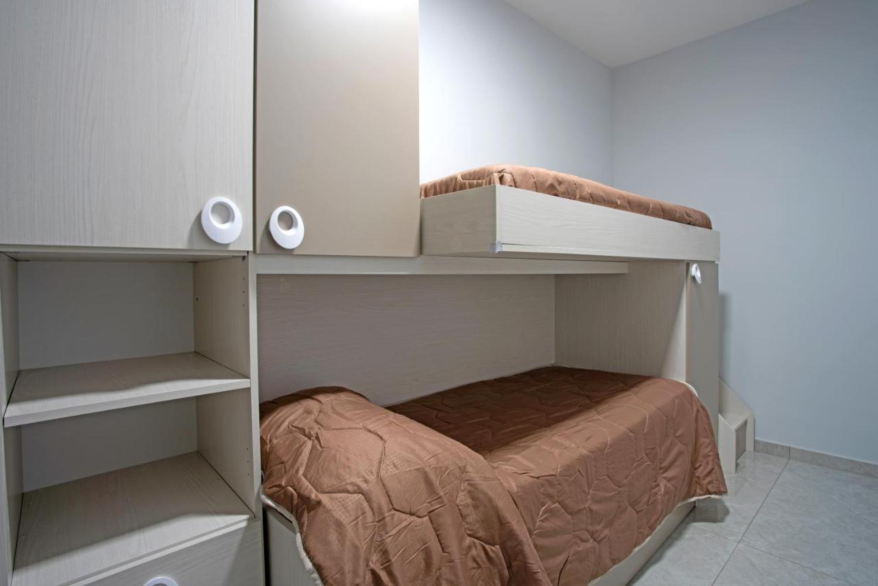 Giovi'S Apartments Кастеламаре ди Стабия Екстериор снимка