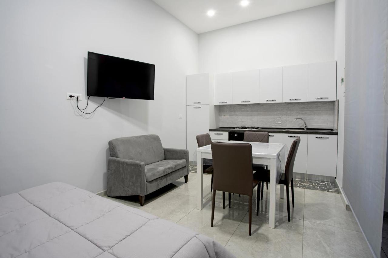 Giovi'S Apartments Кастеламаре ди Стабия Екстериор снимка