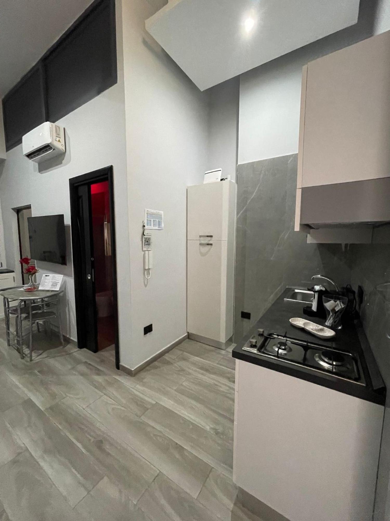 Giovi'S Apartments Кастеламаре ди Стабия Екстериор снимка